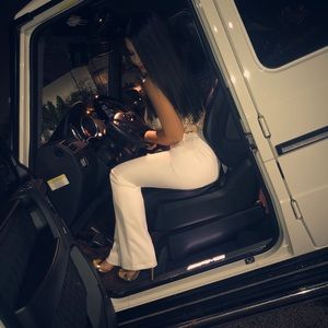 Meet your Posher, Dina